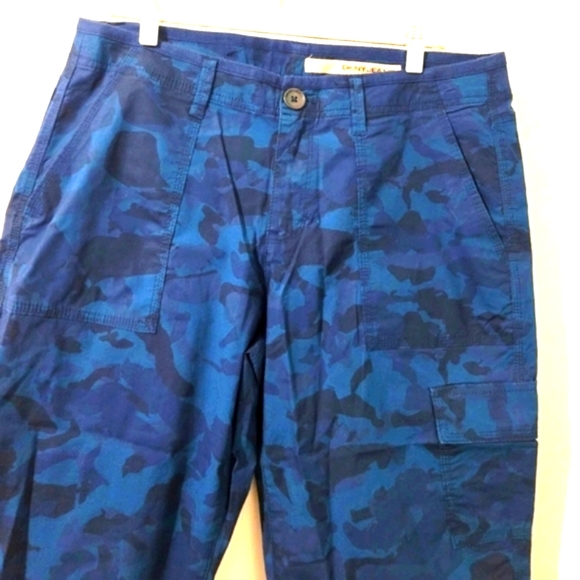 DKNY Jeans Women's Blue Camo Cargo Pants Size 12 - Picture 3 of 12